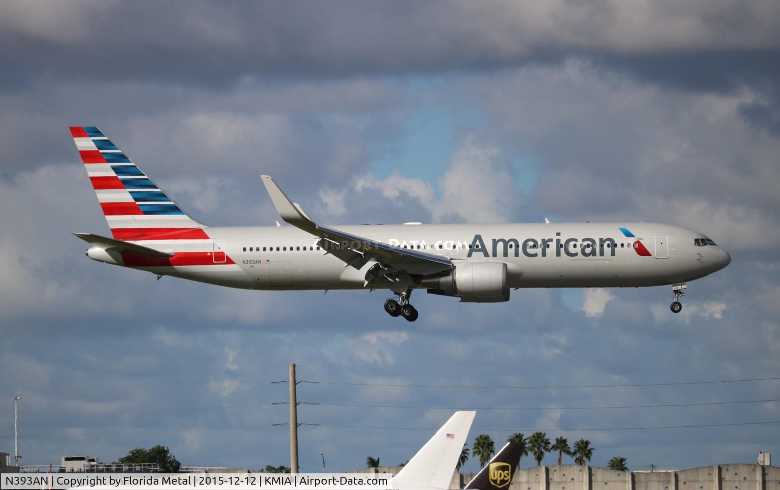 N393AN, 1998 Boeing 767-323 C/N 29430, MIA 2015