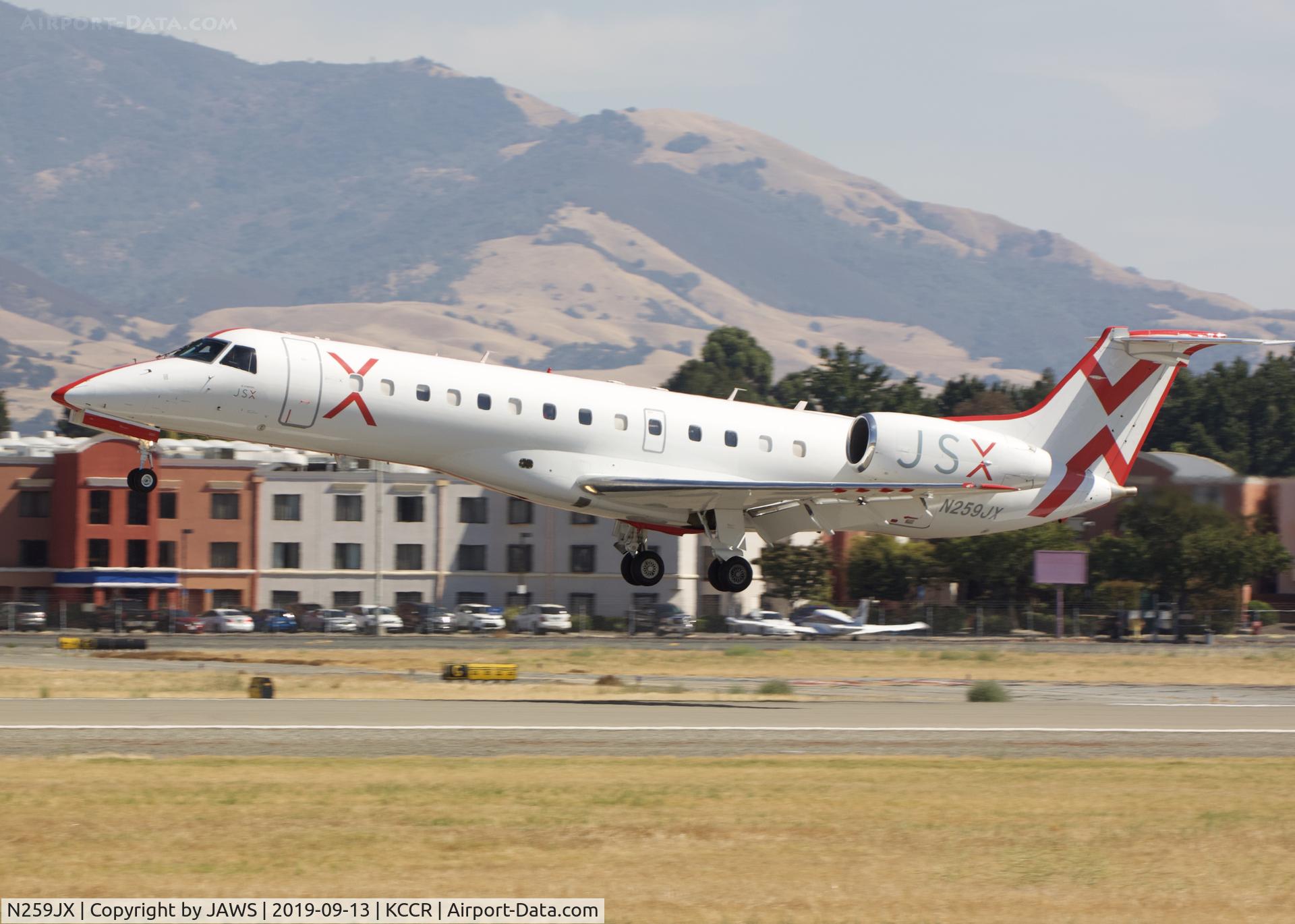 N259JX, 2001 Embraer ERJ-135LR (EMB-135LR) C/N 145402, N259JX Embraer ERJ-135LR landing at KCCR on 9/13/2019