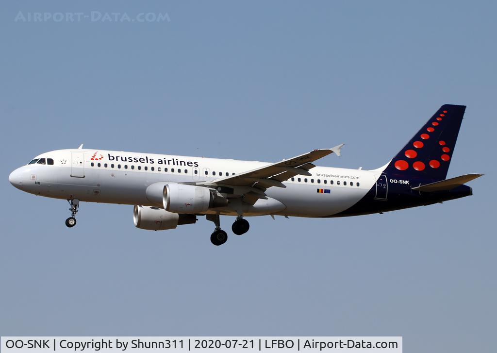 OO-SNK, 2008 Airbus A320-214 C/N 3373, Landing rwy 14R