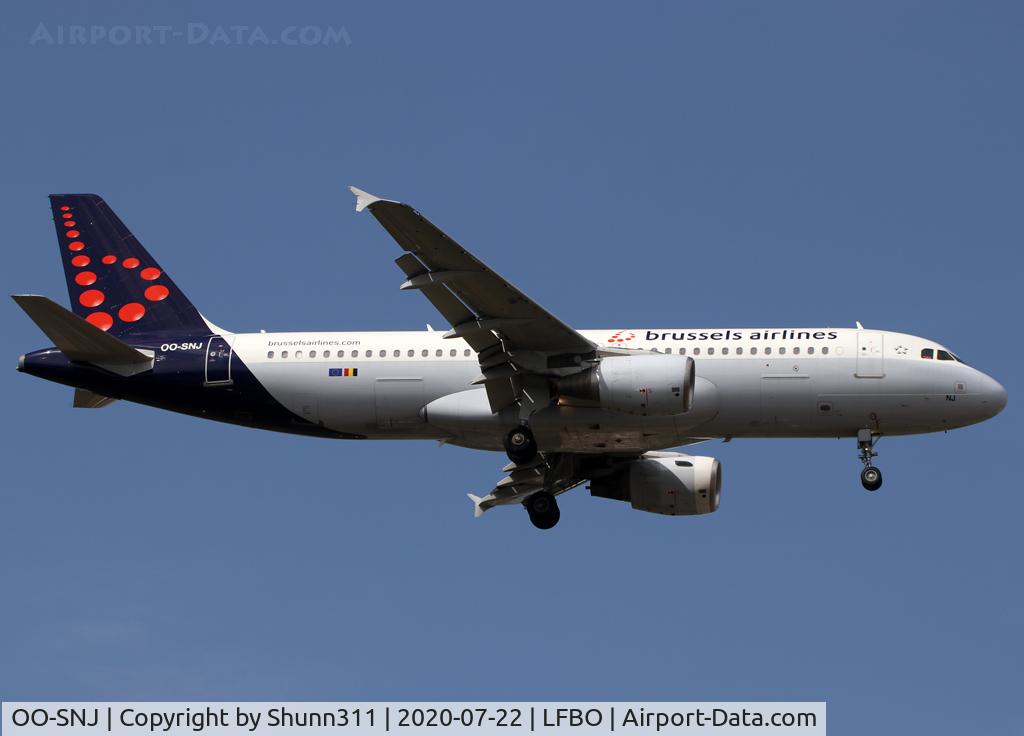 OO-SNJ, 2007 Airbus A320-214 C/N 3161, Landing rwy 32L