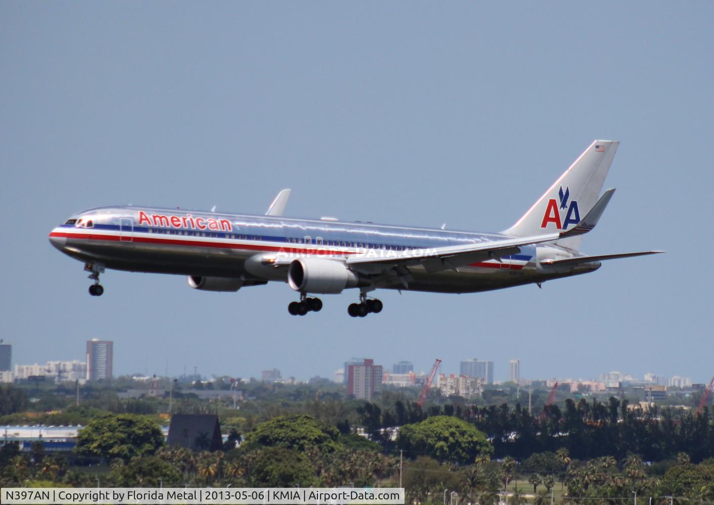 N397AN, 1999 Boeing 767-323/ER C/N 29604, MIA 2013