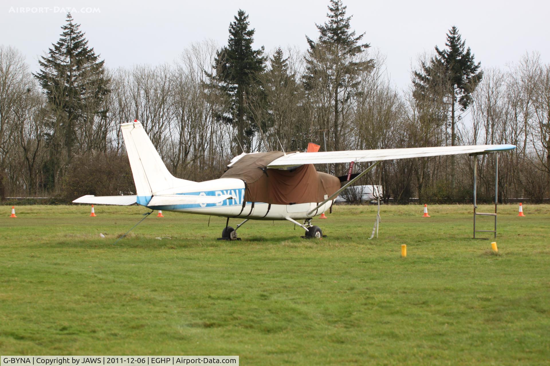 G-BYNA, 1969 Reims F172H Skyhawk C/N 0626, G-BYNA Reims-Cessna F172H at EGHP . Minus it's left wing !