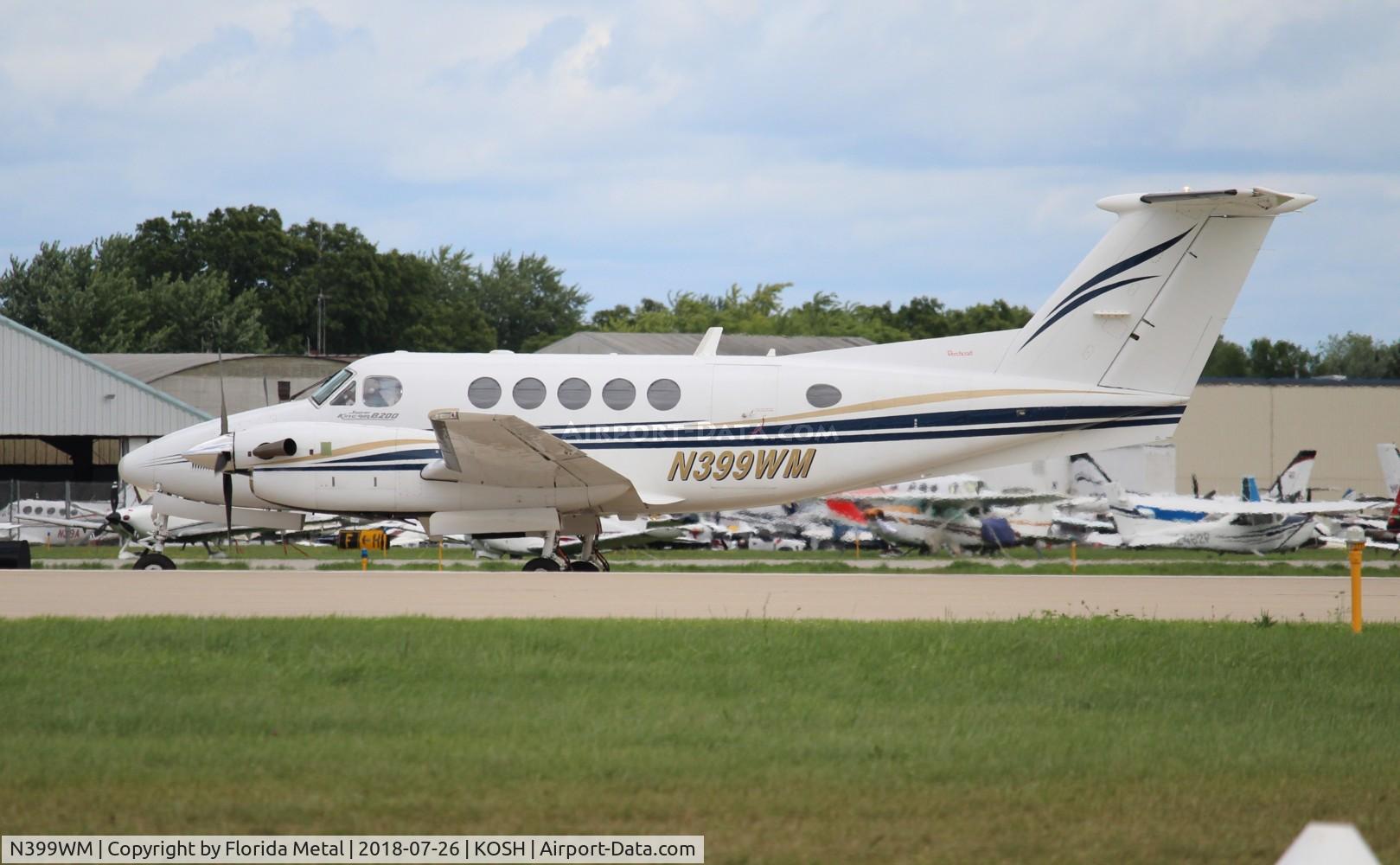 N399WM, 2001 Raytheon B200 Super King Air C/N BB-1747, OSH 2018