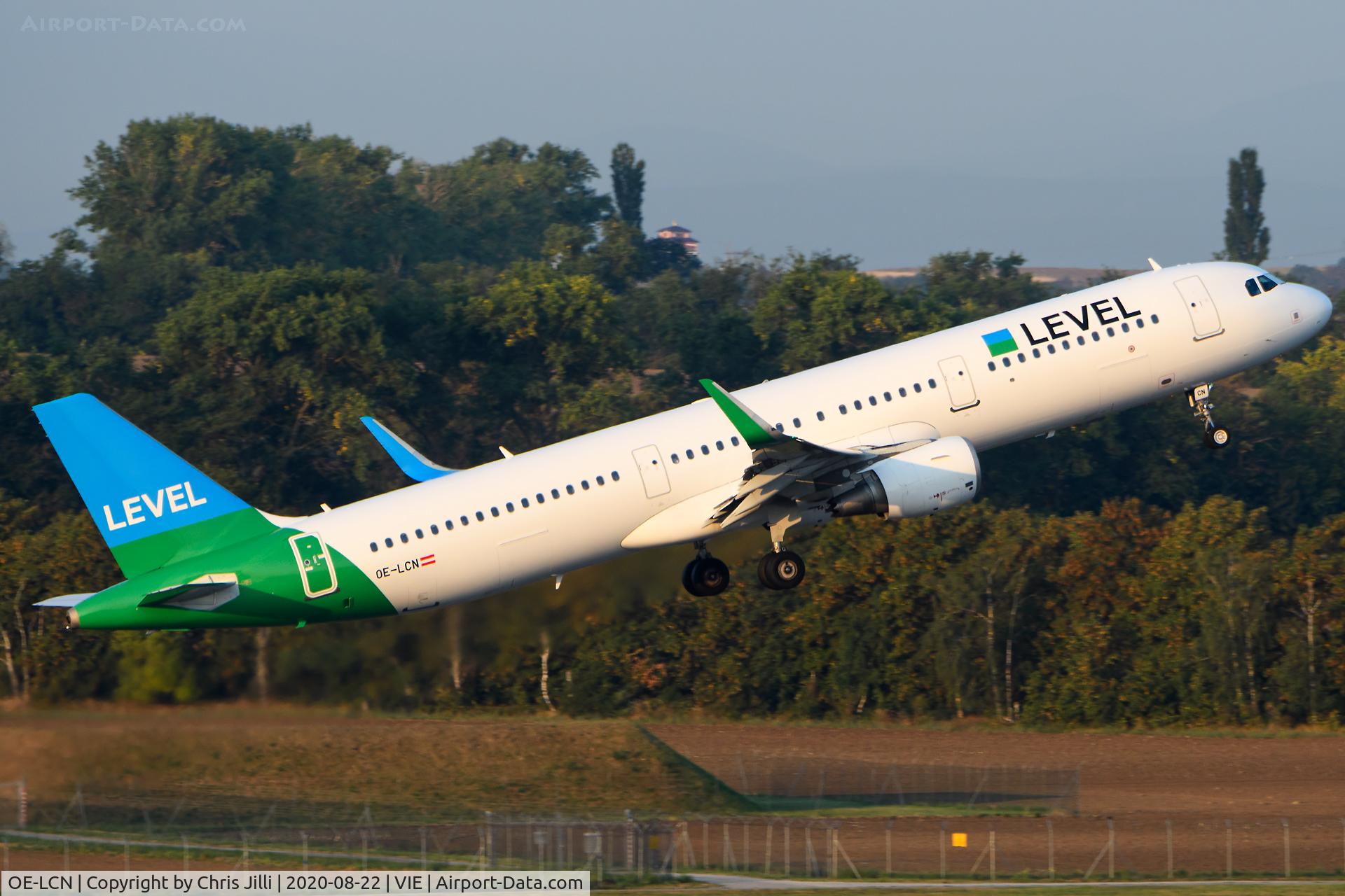 OE-LCN, 2015 Airbus A321-211 C/N 6454, Level