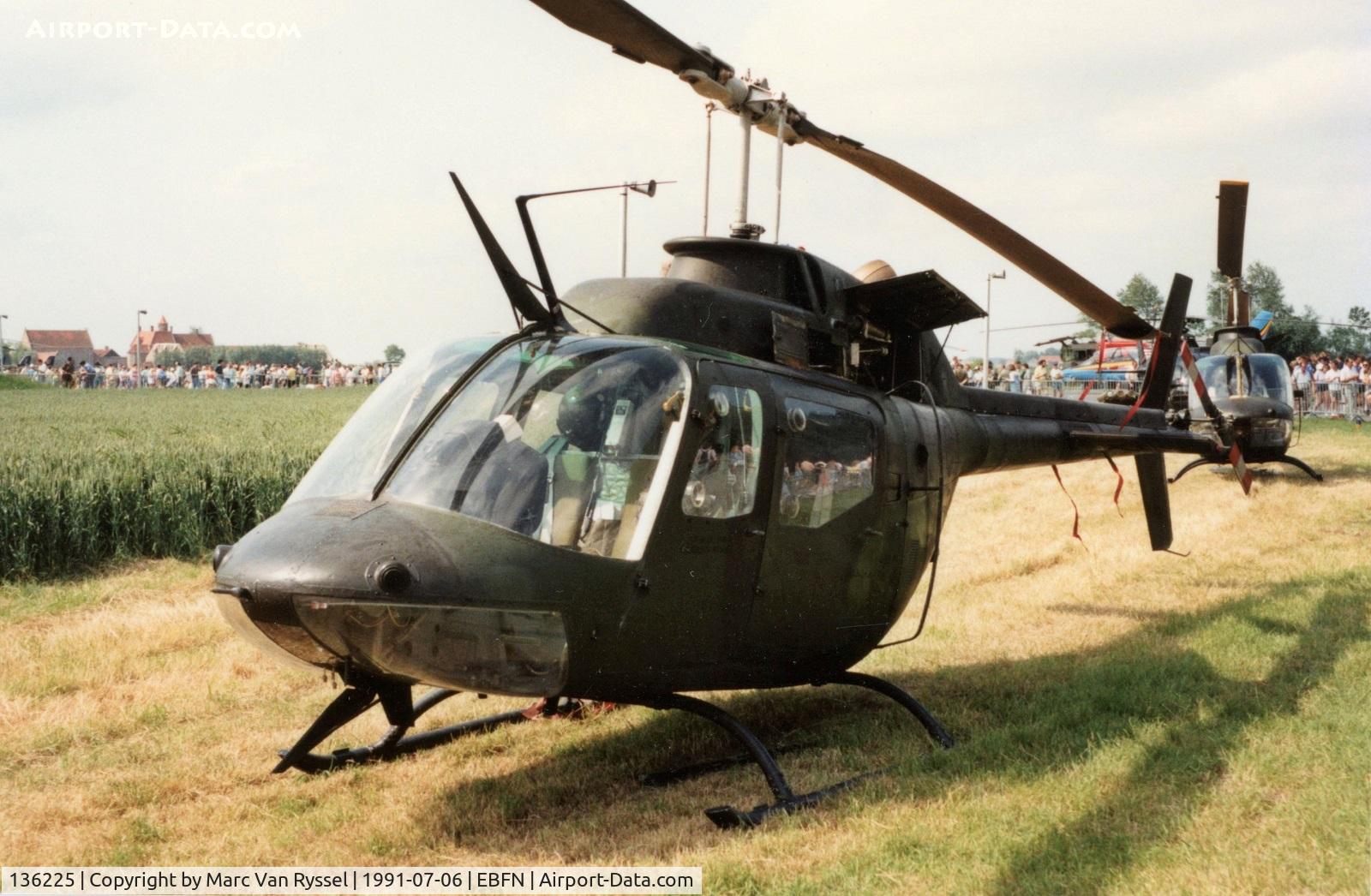 136225, 1972 Bell CH-136 Kiowa C/N 44025, 136225 & 136234 coming from Lahr 444 Sq, Germany. At Koksijde Airshow 1991.