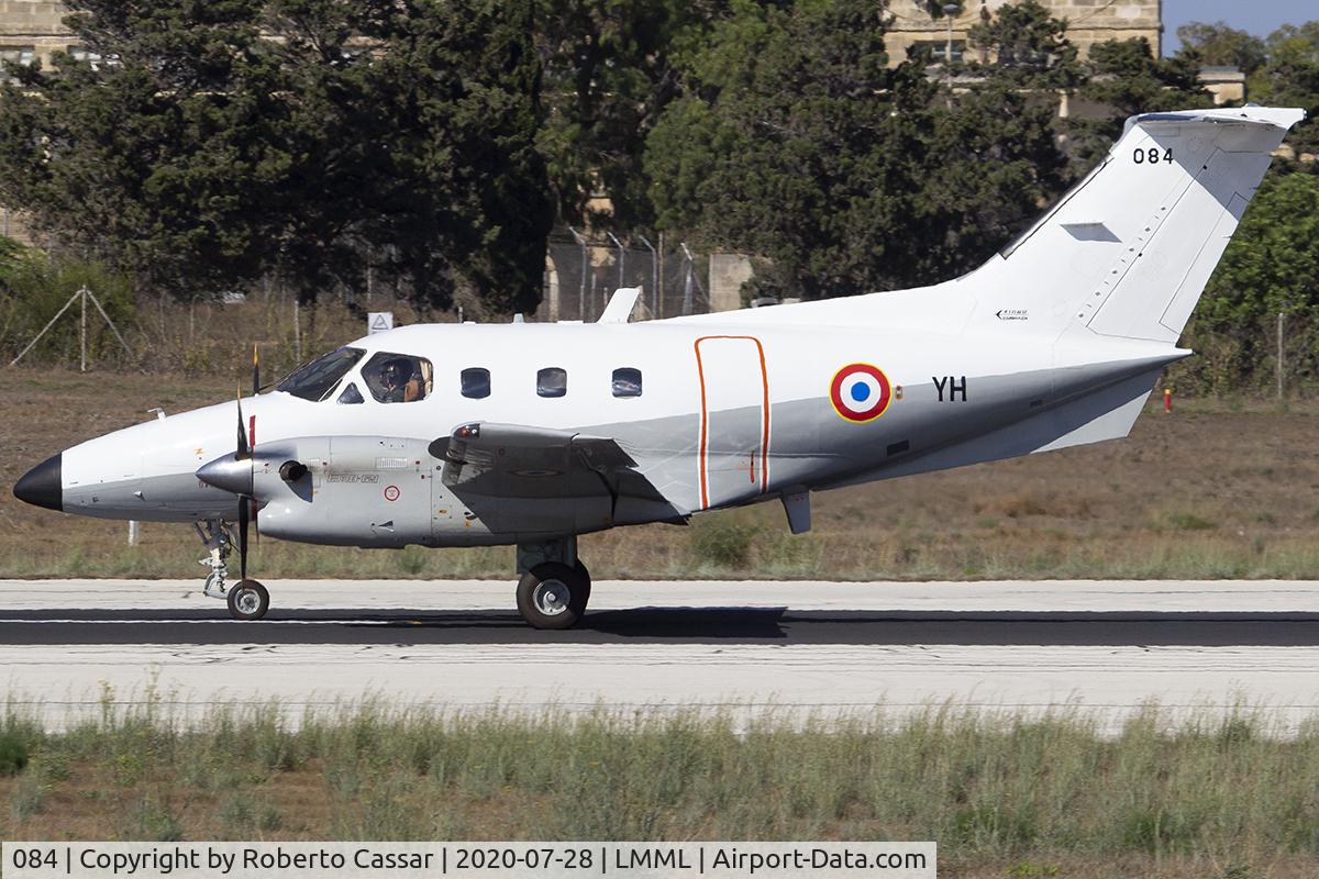 084, 1983 Embraer EMB-121AA Xingu C/N 121-084, Runway 31