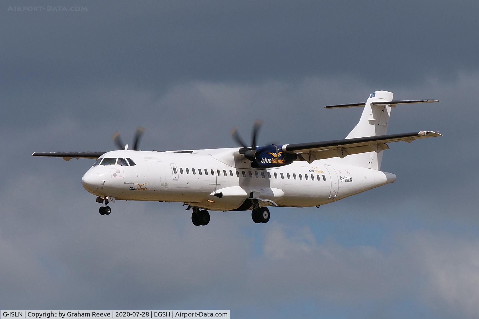 G-ISLN, 2009 ATR 72-212A C/N 884, Landing at Norwich.