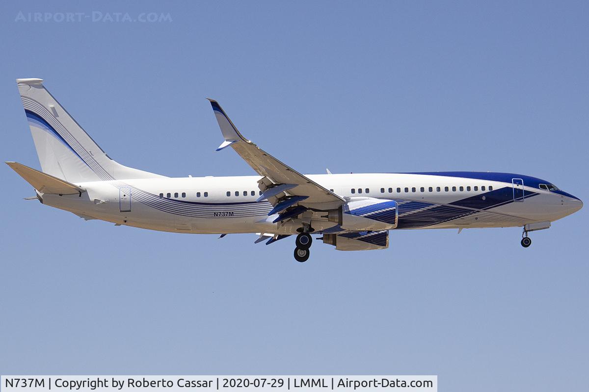 N737M, 2002 Boeing 737-8EQ BBJ C/N 33361, Runway 31
