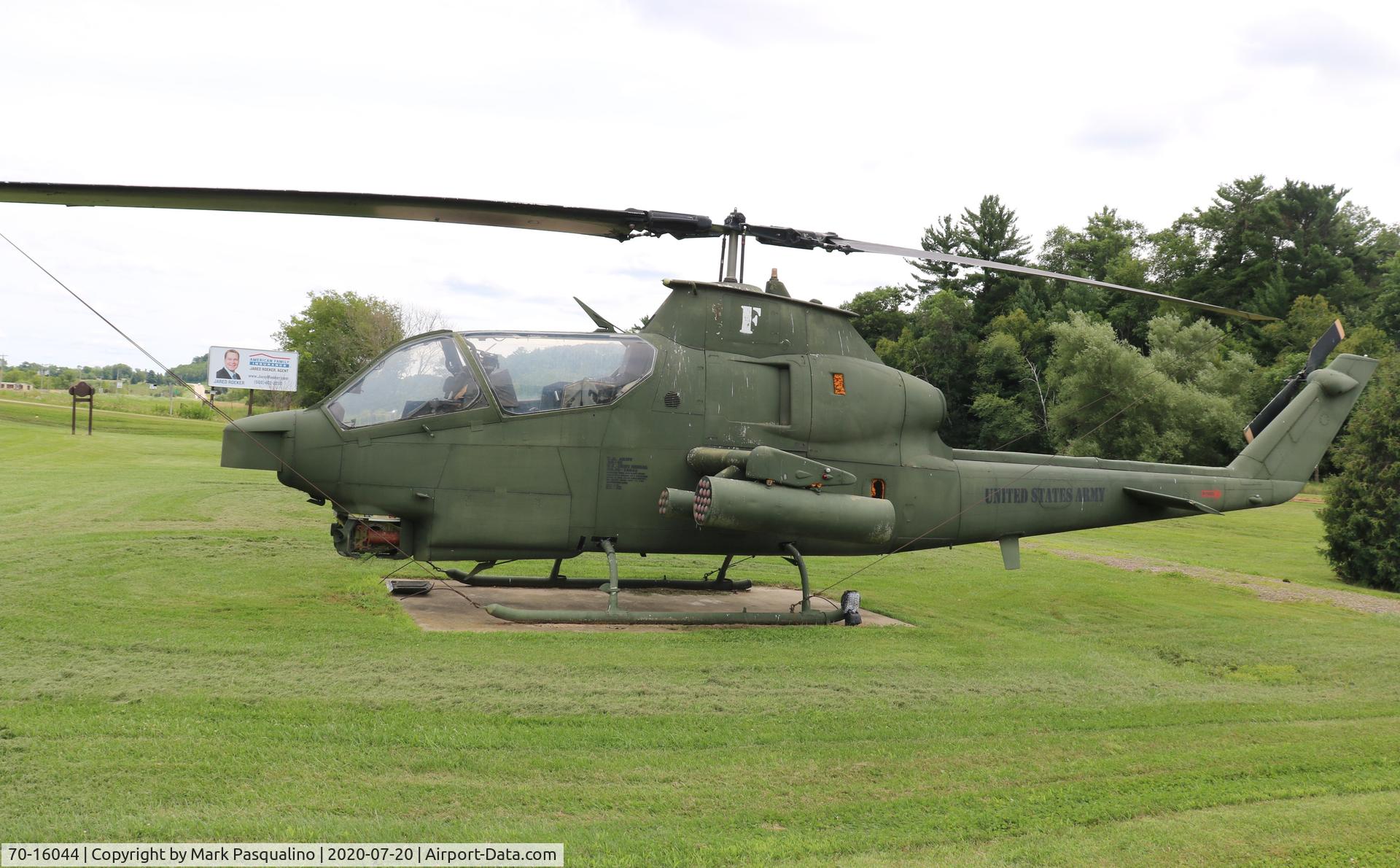 70-16044, 1970 Bell AH-1S Cobra C/N 20988, Bell AH-1S located in Kendall, WI