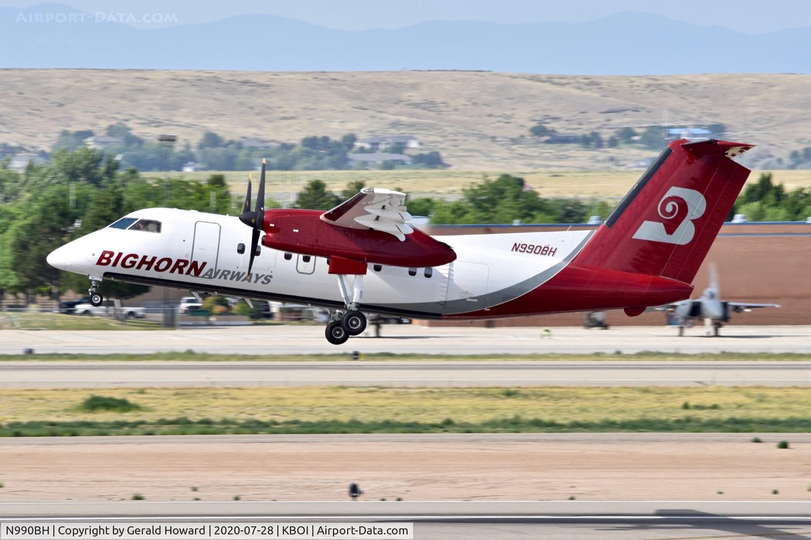 N990BH, 1991 Boeing od Canada / DeHav DIV DHC-8-106 C/N 265, Climb out from 10L.