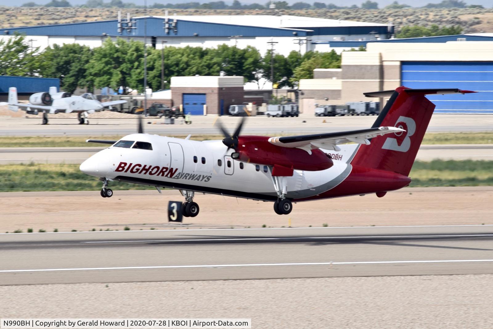 N990BH, 1991 Boeing od Canada / DeHav DIV DHC-8-106 C/N 265, Take off on 10L.