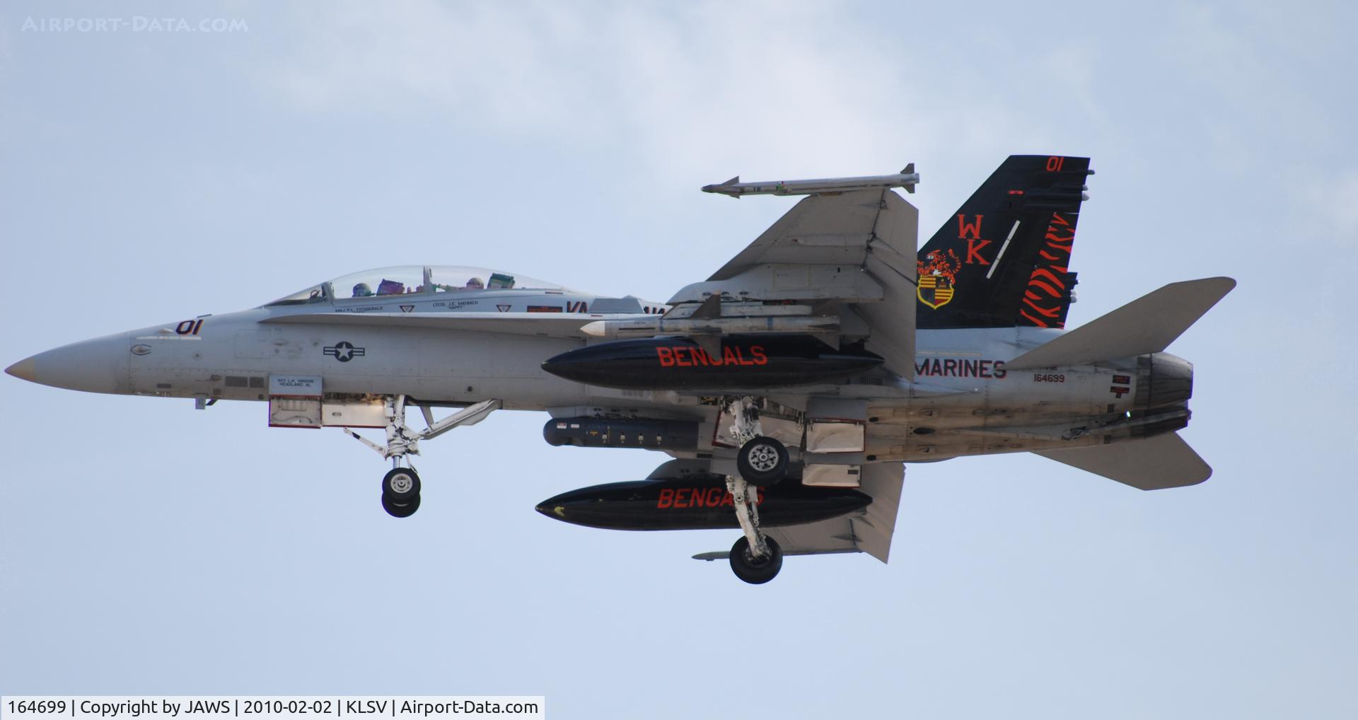 164699, McDonnell Douglas F/A-18D Hornet C/N 1135/D103, 164699 WK-01 McDonnell Douglas F/A-18D Hornet c/n: 1266 @ KLSV