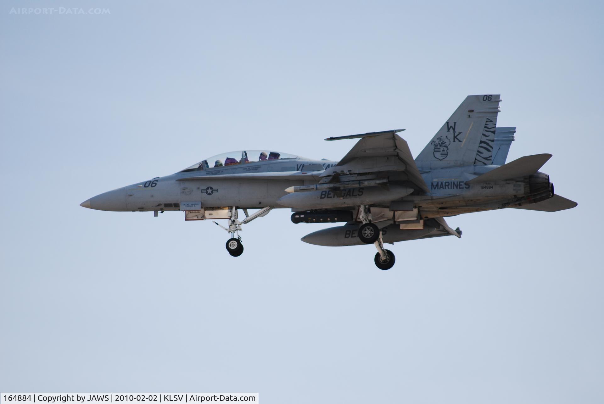164884, McDonnell Douglas F/A-18D Hornet C/N 1216/D123, 164884 WK-06 McDonnell Douglas F/A-18D Hornet, c/n: 1216/D123 @ KLSV
