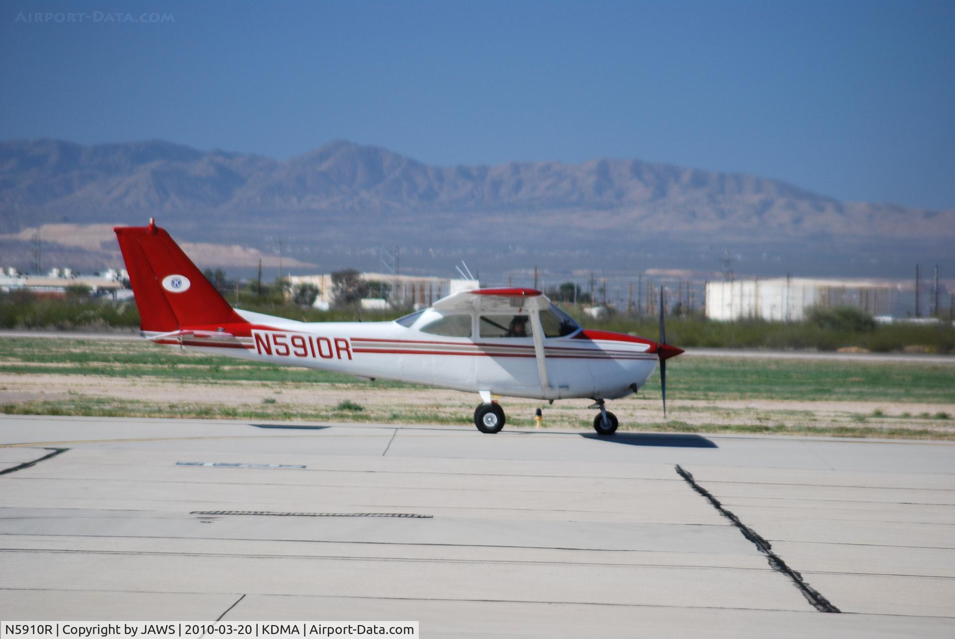 N5910R, 1965 Cessna 172G C/N 17253579, N5910R Cessna 172G, c/n: 17253579 @ KDMA