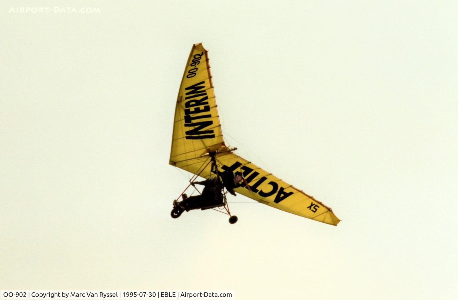 OO-902, Air Création Racer SX12 C/N 32, At Leopoldsburg.