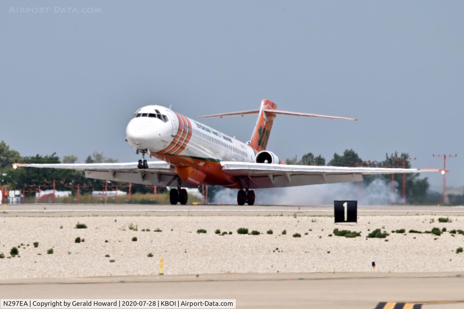 N297EA, 1991 McDonnell Douglas MD-87 (DC-9-87) C/N 53213, Landing 10L.