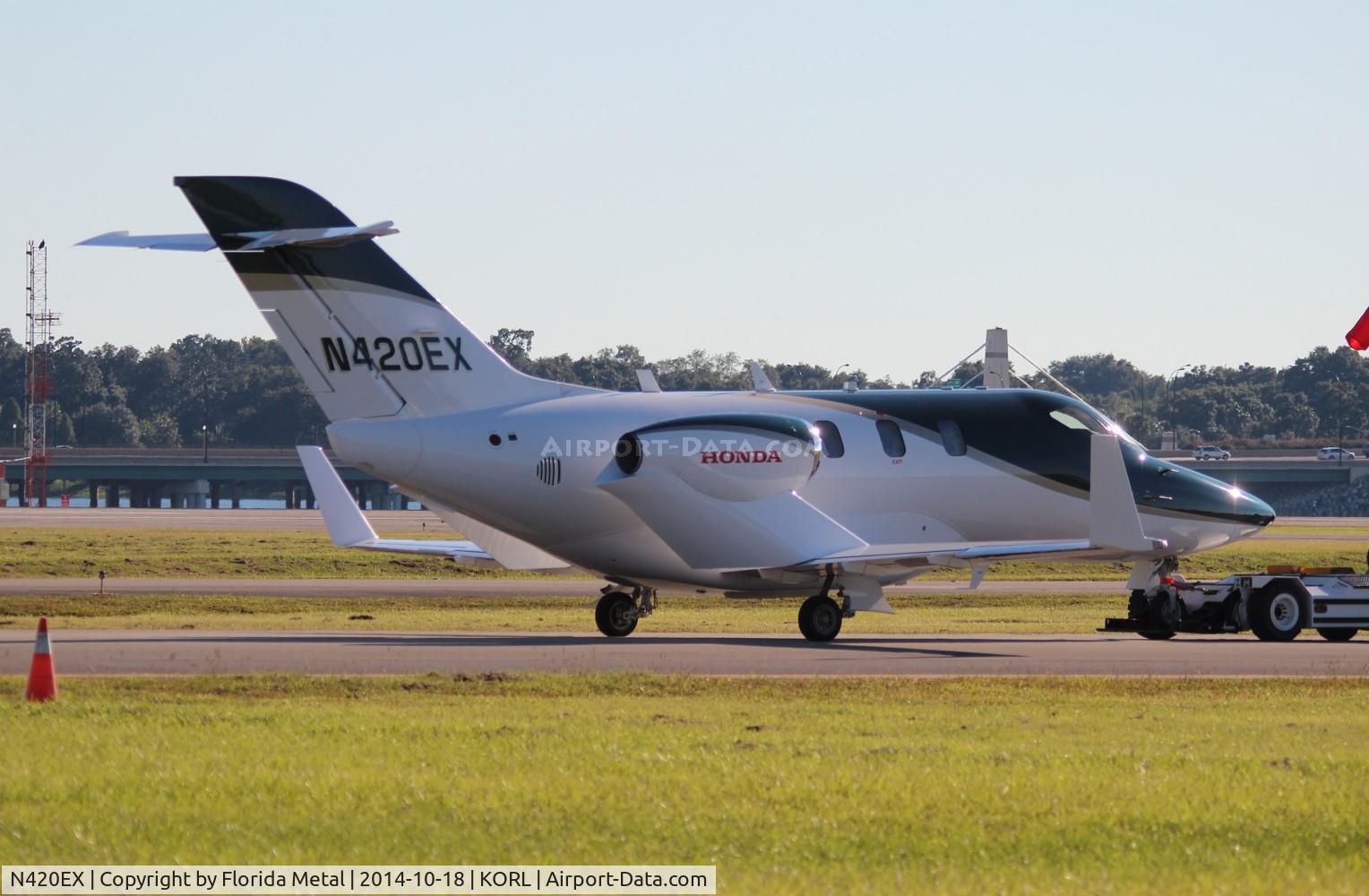 N420EX, 2014 Honda HA-420 HondaJet C/N 42000011, NBAA 2014