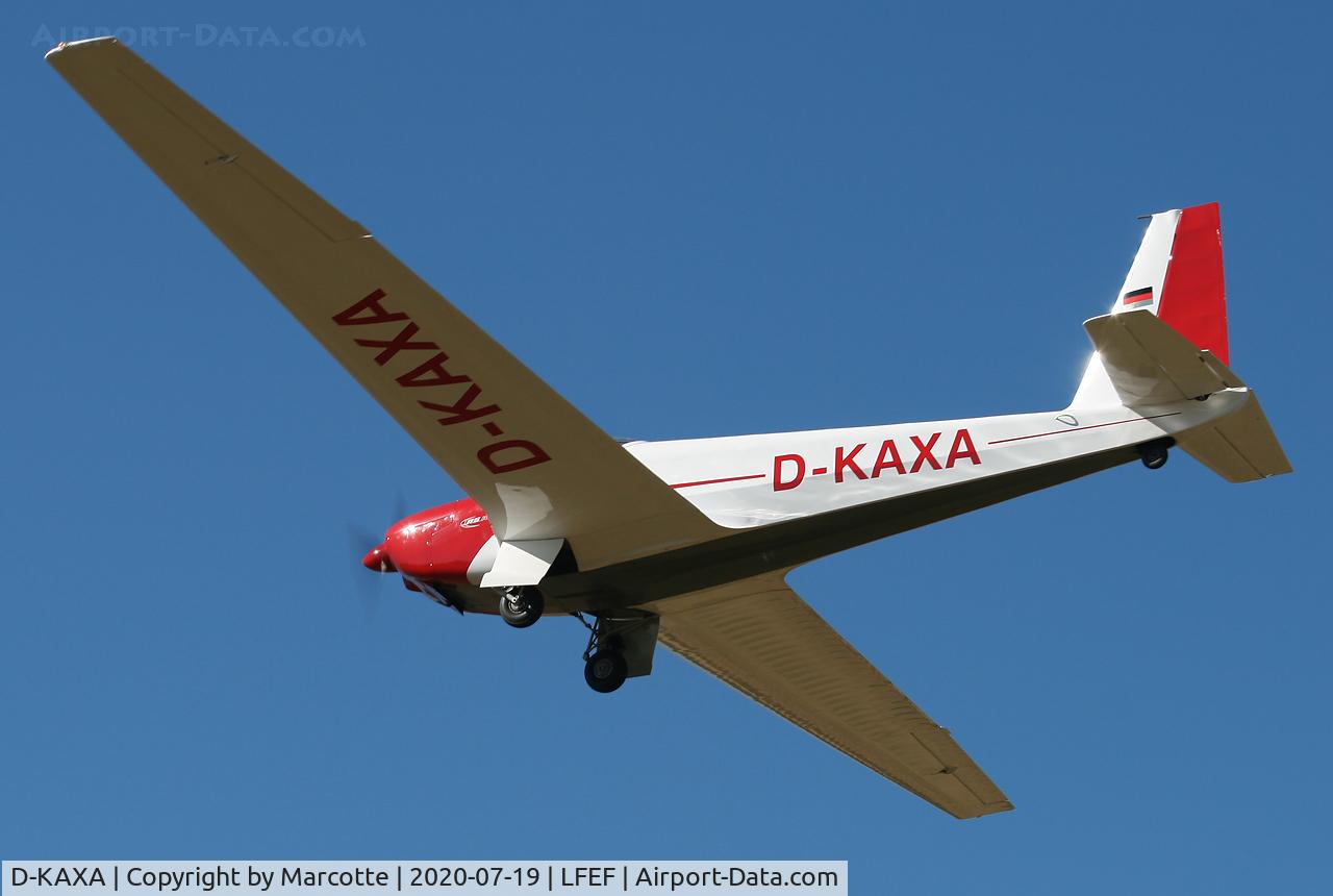 D-KAXA, 1975 Schleicher ASK-16 C/N 16032, Going around runway 29.