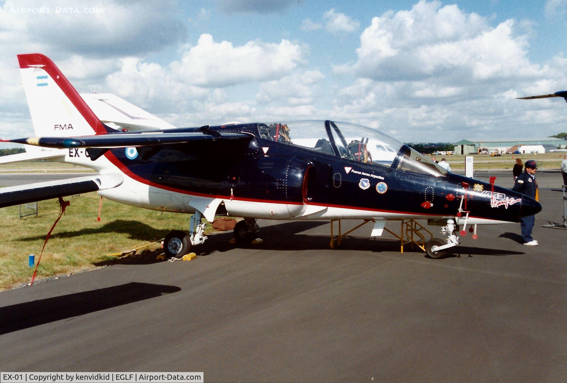 EX-01, FMA AT-63 Pampa C/N 2001, At the 1990 Farnborough International Air Show.