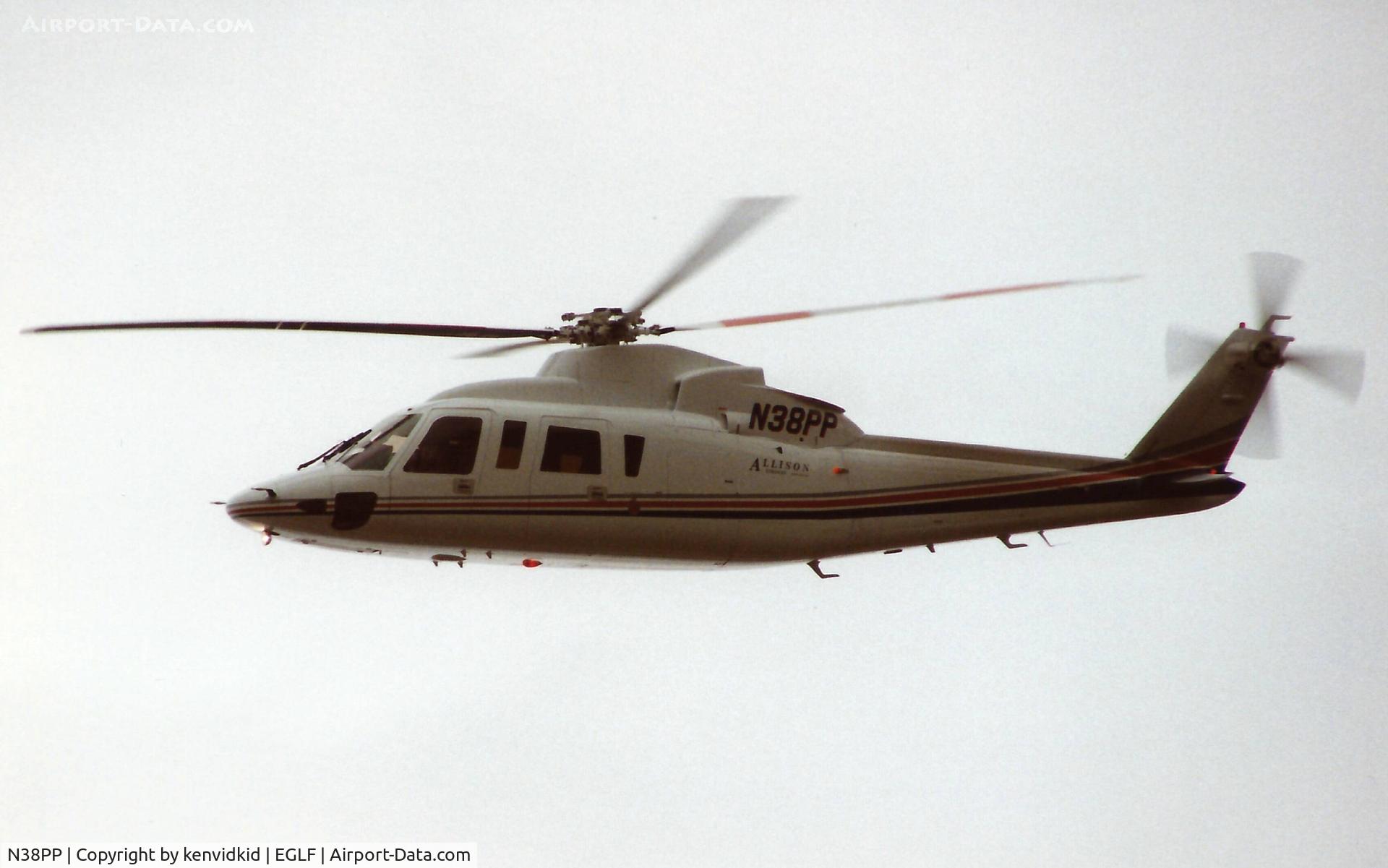 N38PP, 1980 Sikorsky S-76A C/N 760058, At the 1990 Farnborough International Air Show.