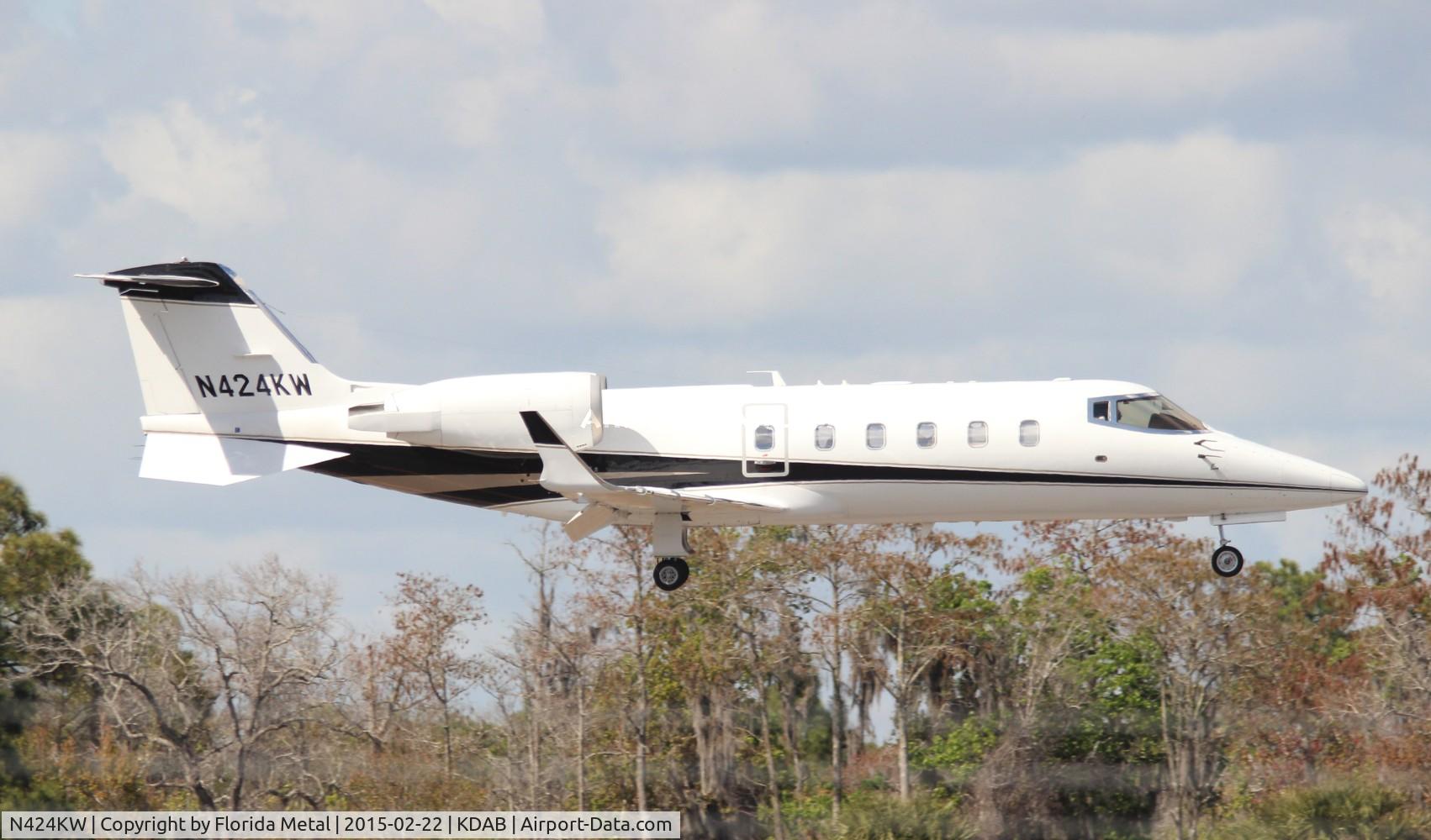N424KW, 1999 Learjet Inc 60 C/N 153, DAB 2015