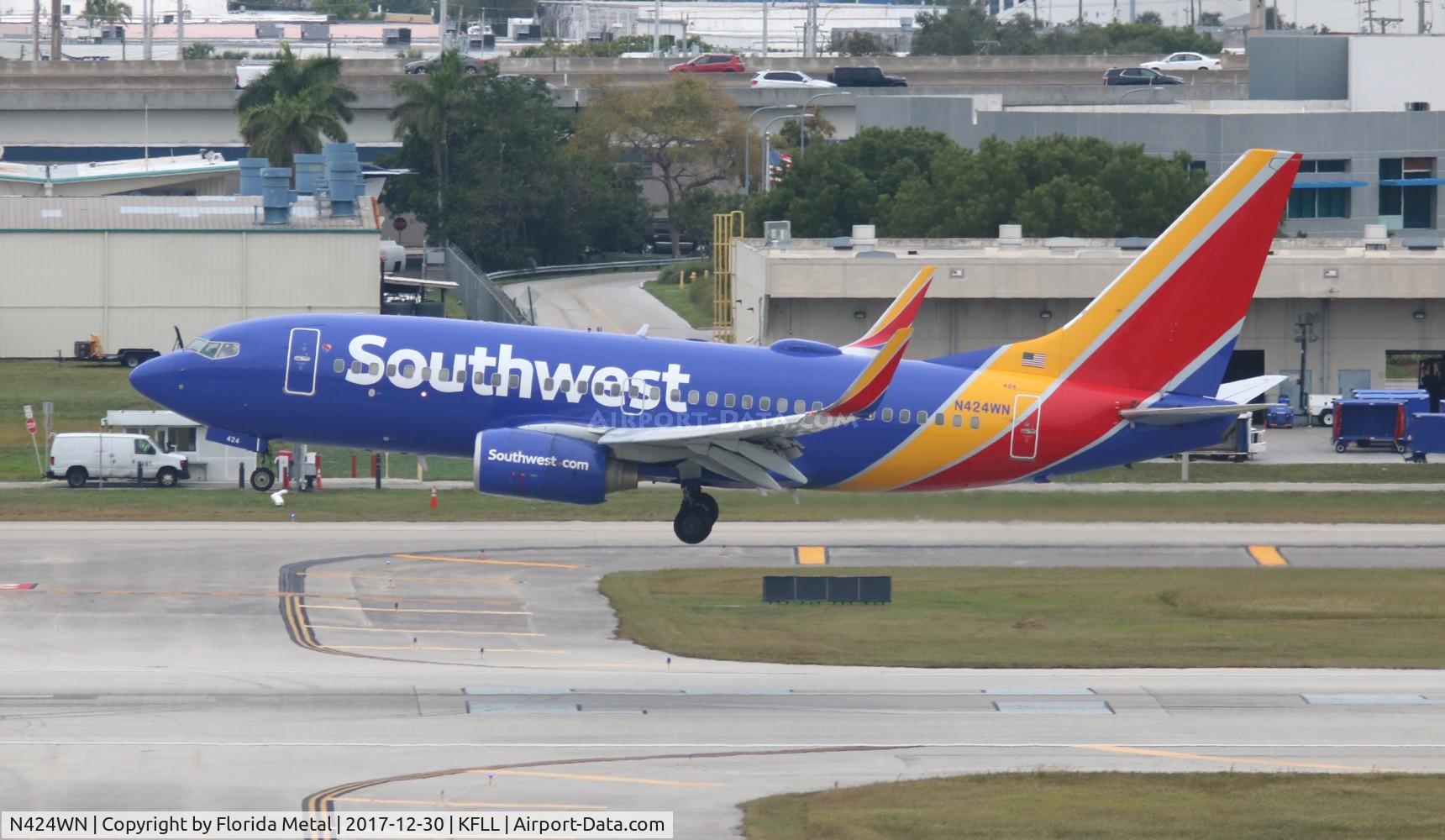N424WN, 2002 Boeing 737-7H4 C/N 29828, FLL 2017