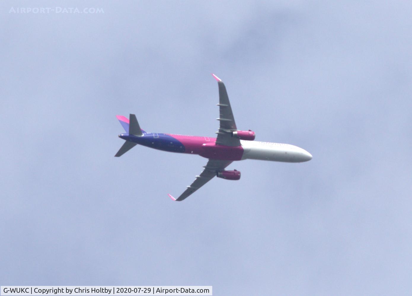 G-WUKC, 2018 Airbus A321-231 C/N 8169, Over Potters Bar, Herts