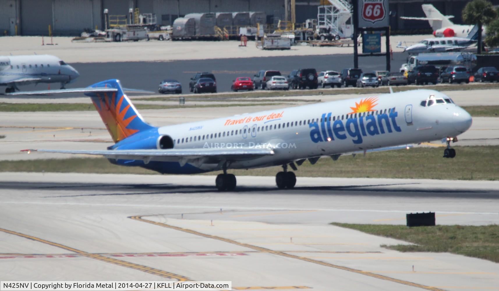 N425NV, 1986 McDonnell Douglas MD-82 (DC-9-82) C/N 49438, FLL 2014