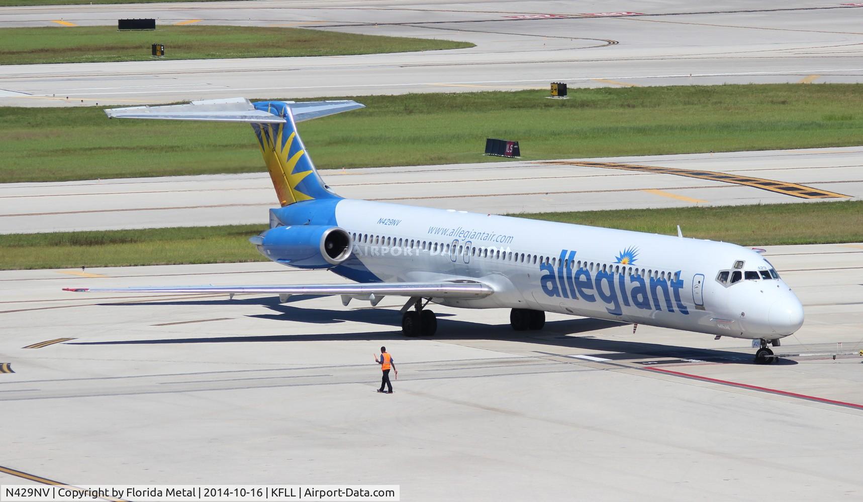 N429NV, 1985 McDonnell Douglas MD-83 (DC-9-83) C/N 49385, FLL 2014