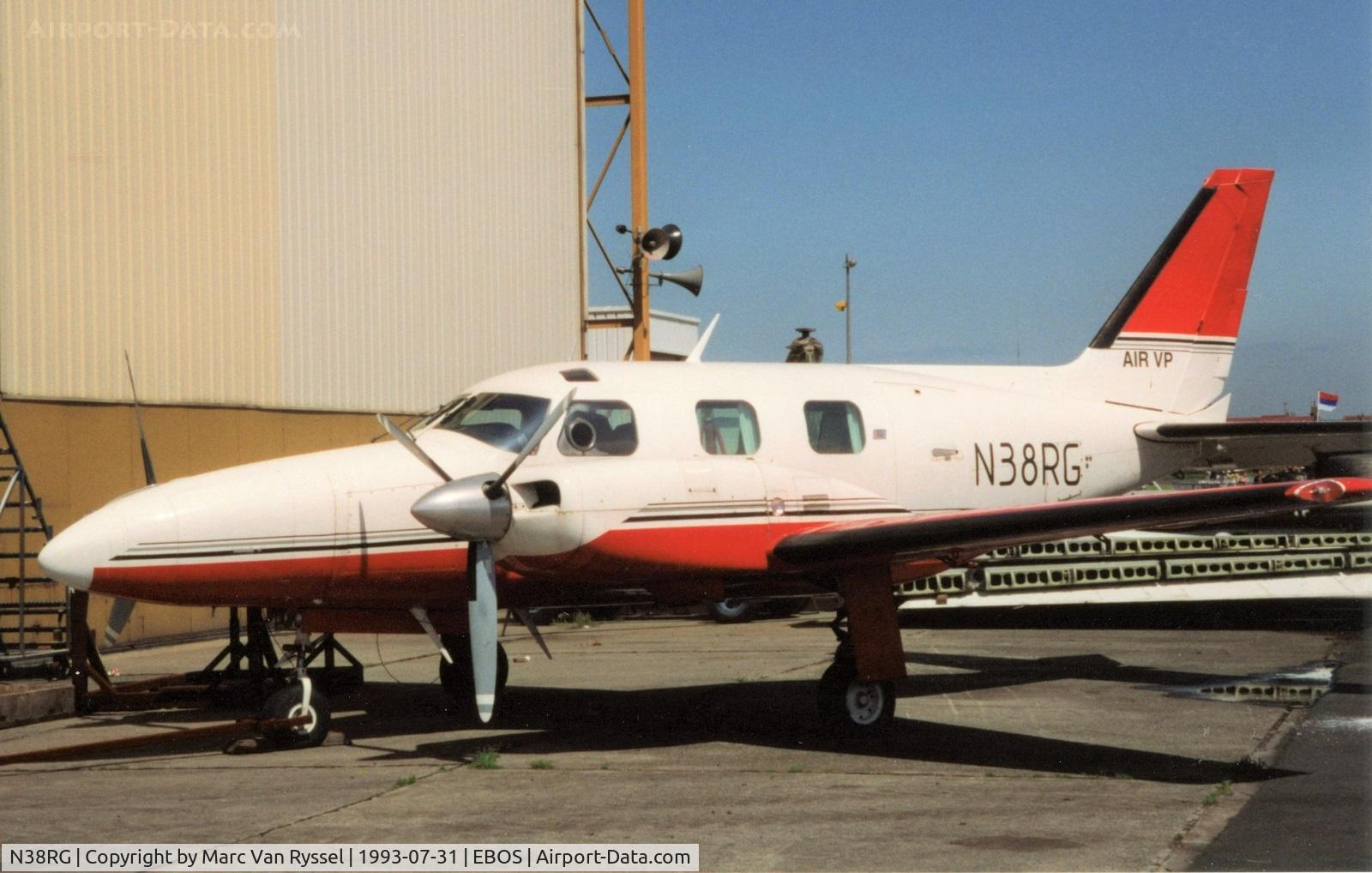 N38RG, 1975 Piper PA-31P Navajo C/N 31P-7530007, Ostend Airshow 1993.