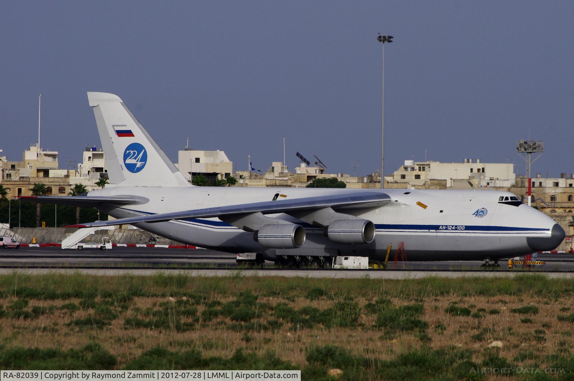 RA-82039, 1990 Antonov An-124-100 Ruslan C/N 9773052055082, Antonov An-124 Ruslan RA-82039 Russian Air Force