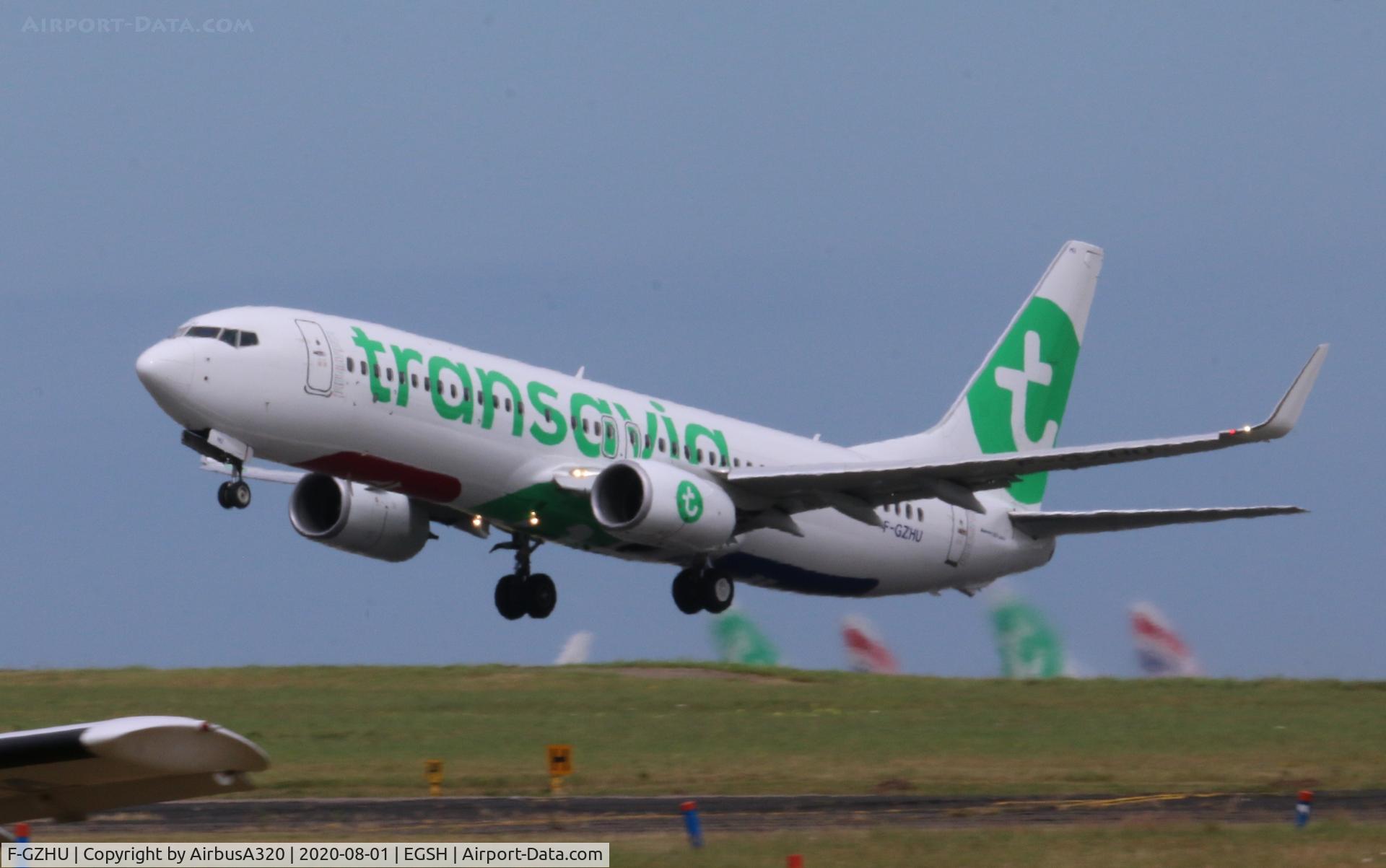 F-GZHU, 2015 Boeing 737-8K2 C/N 41352, Lifting off Rwy 27 at Norwich