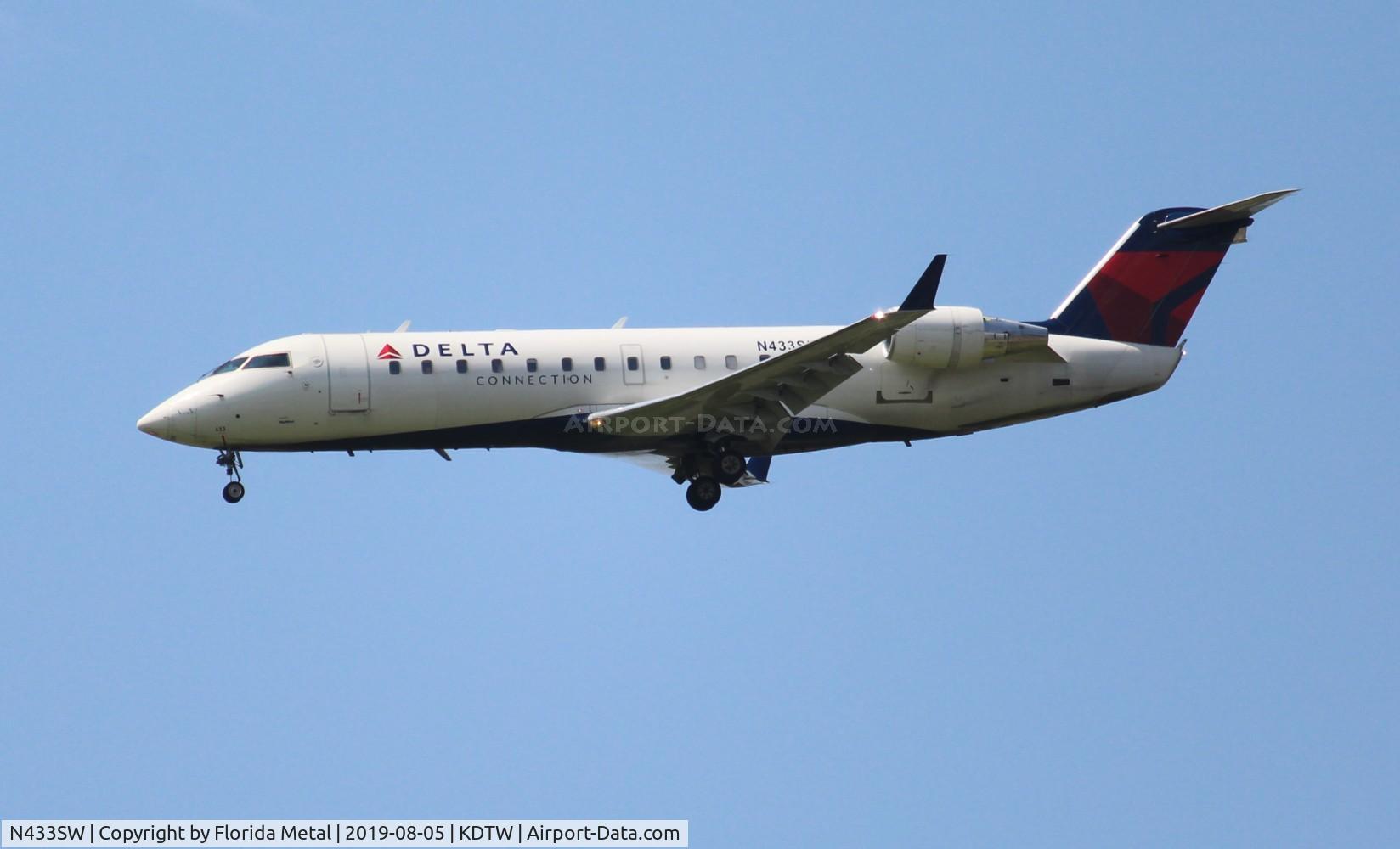 N433SW, 2001 Bombardier CRJ-200LR (CL-600-2B19) C/N 7550, DTW 2019