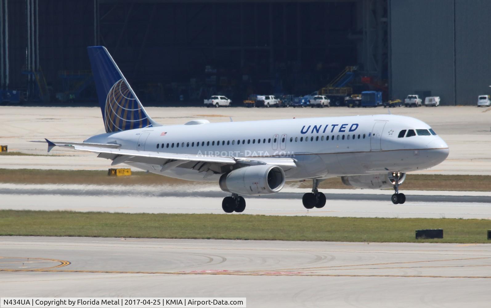 N434UA, 1996 Airbus A320-232 C/N 592, MIA 2017