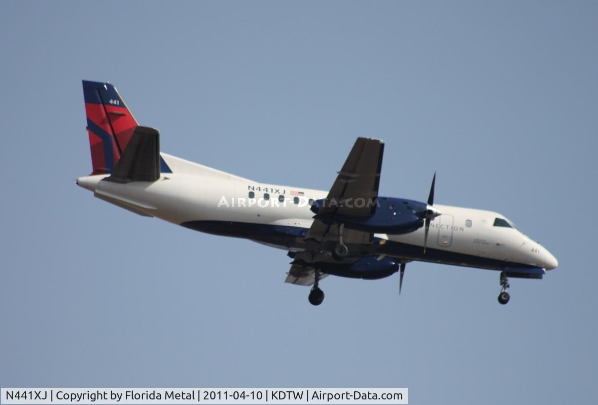 N441XJ, 1998 Saab 340B C/N 340B441, DTW 2011
