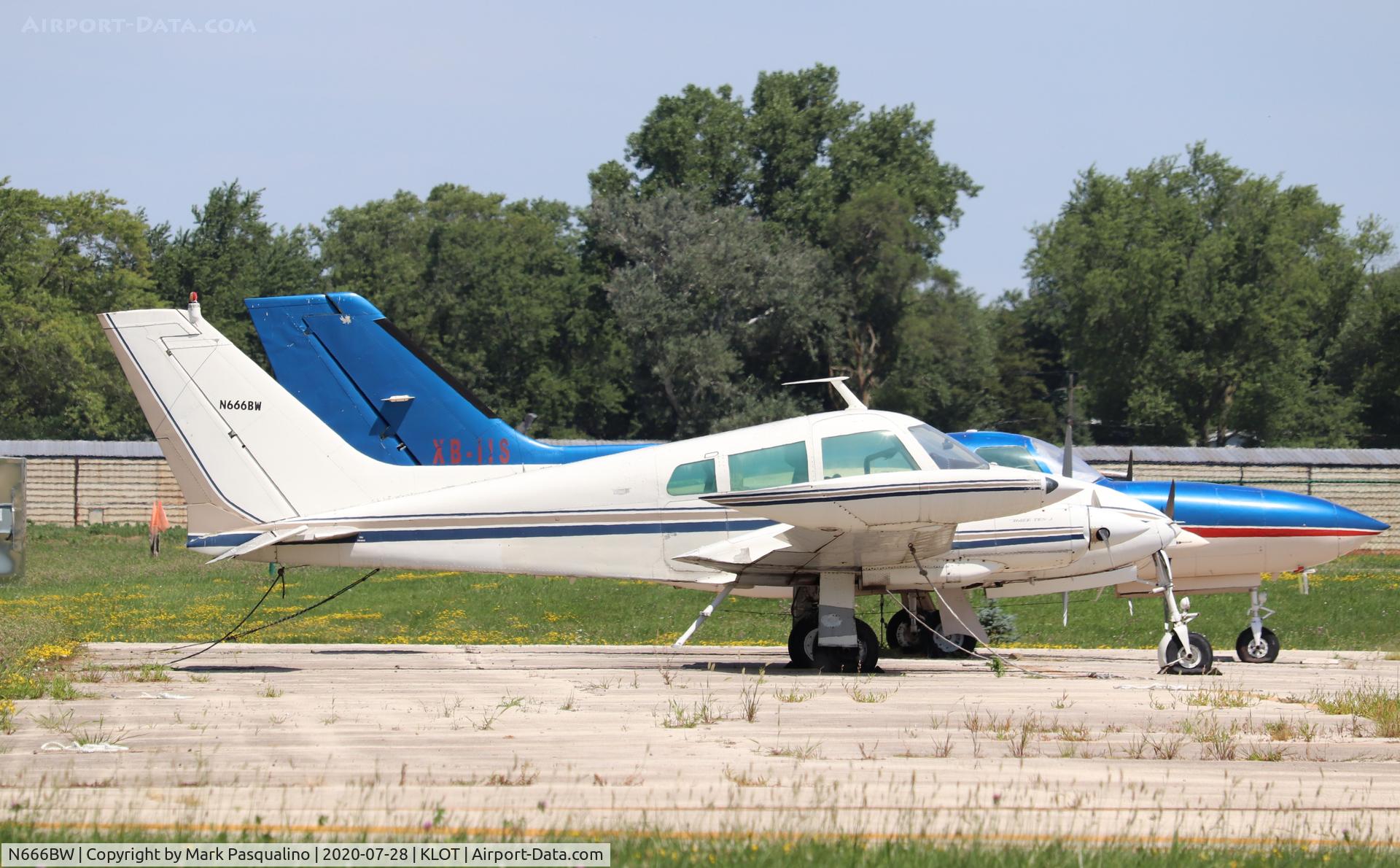 N666BW, Cessna 310J C/N 310J0141, Cessna 310J