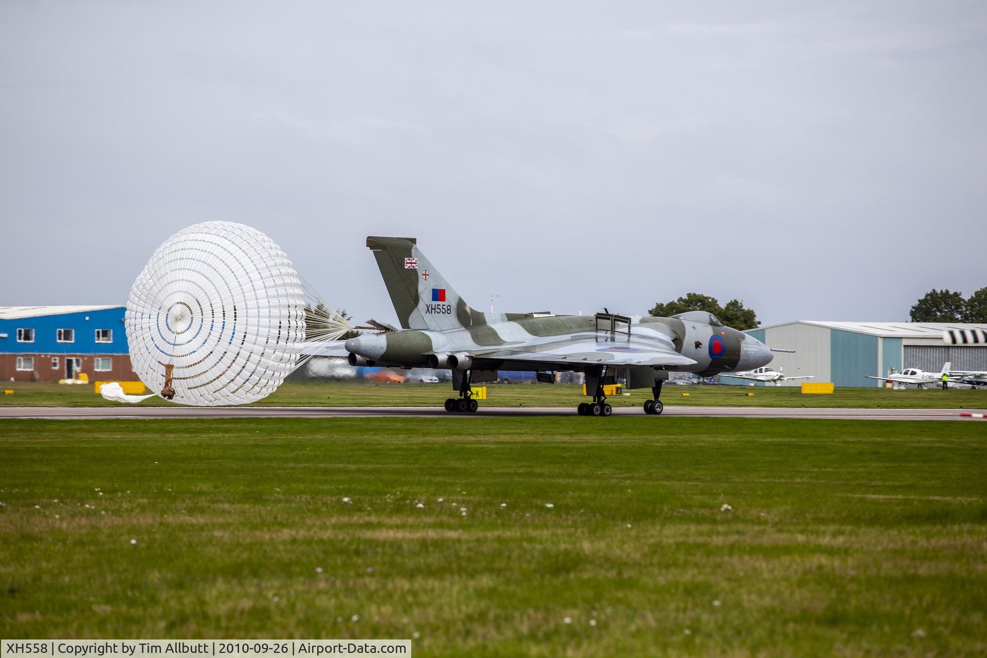 XH558, 1960 Avro Vulcan B.2 C/N Set 12, Vulcan XH558 landing at Coventry Air Show