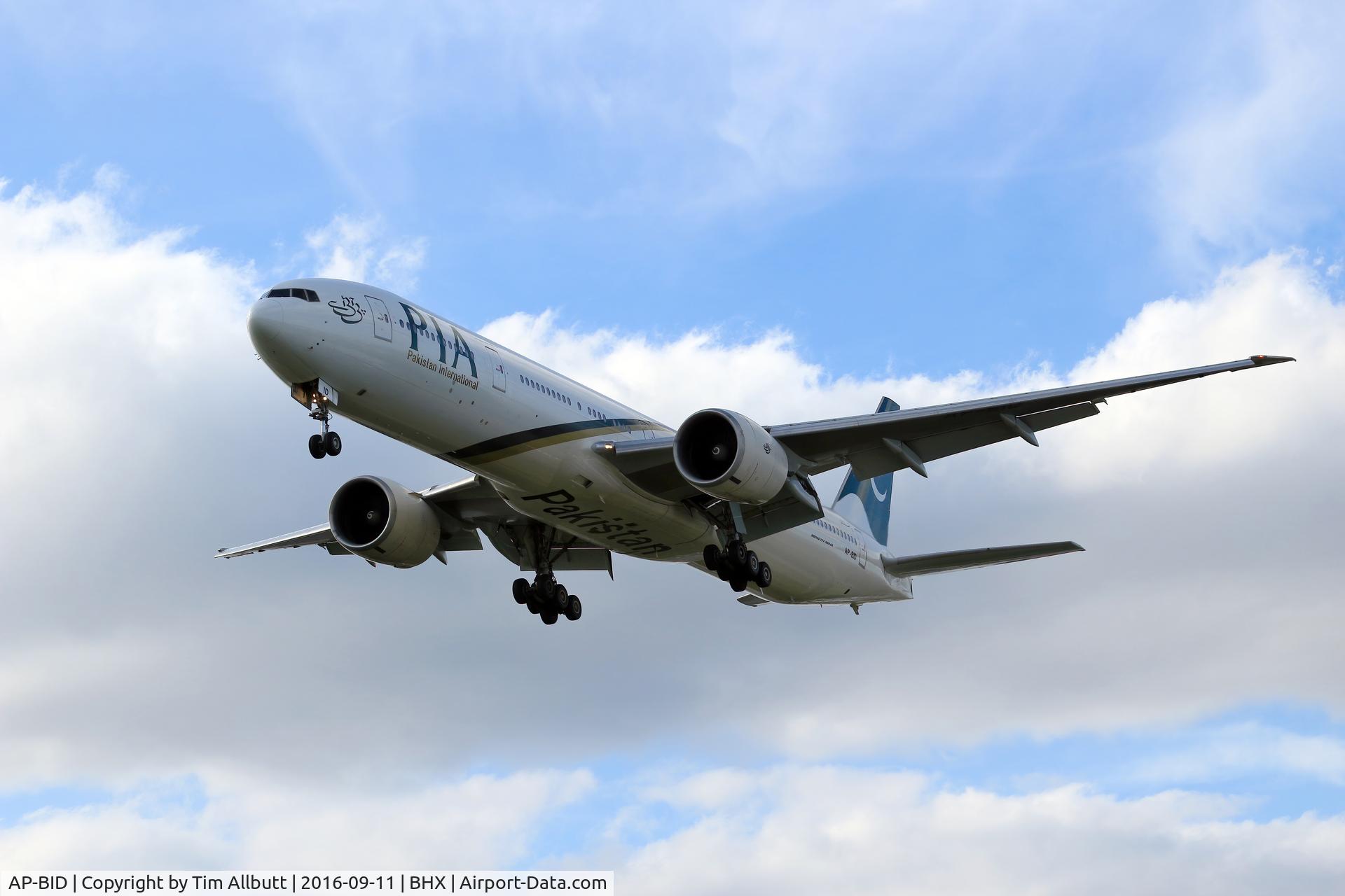 AP-BID, 2008 Boeing 777-340/ER C/N 33780, Boeing 777-340ER