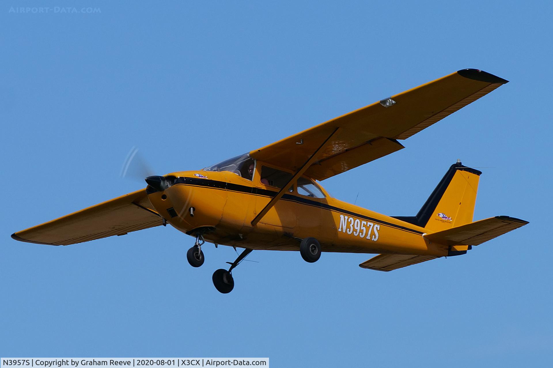 N3957S, 1964 Cessna 172E C/N 17251157, Departing from Northrepps.