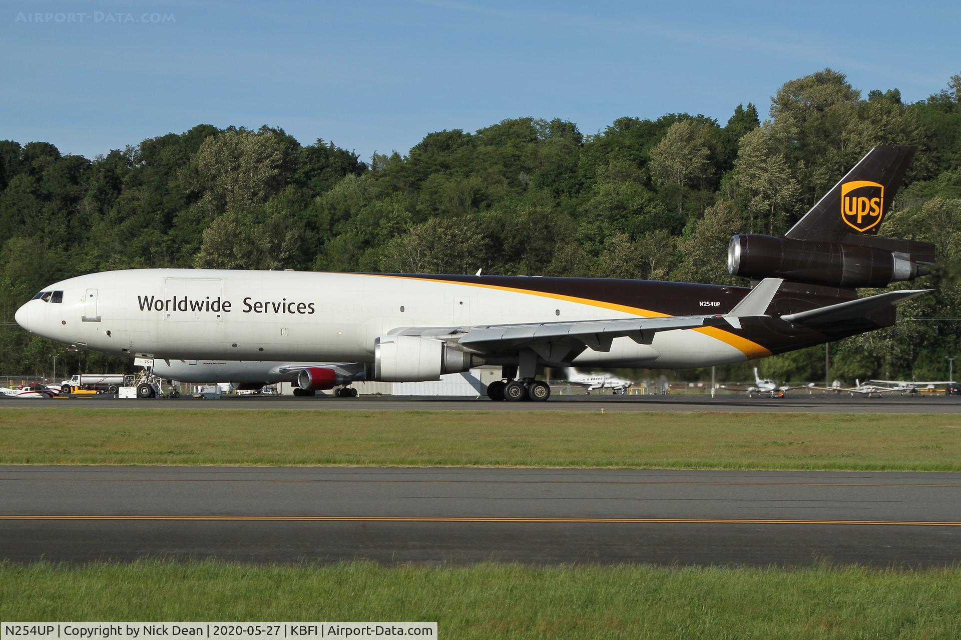 N254UP, 1993 McDonnell Douglas MD-11F C/N 48406, KBFI.