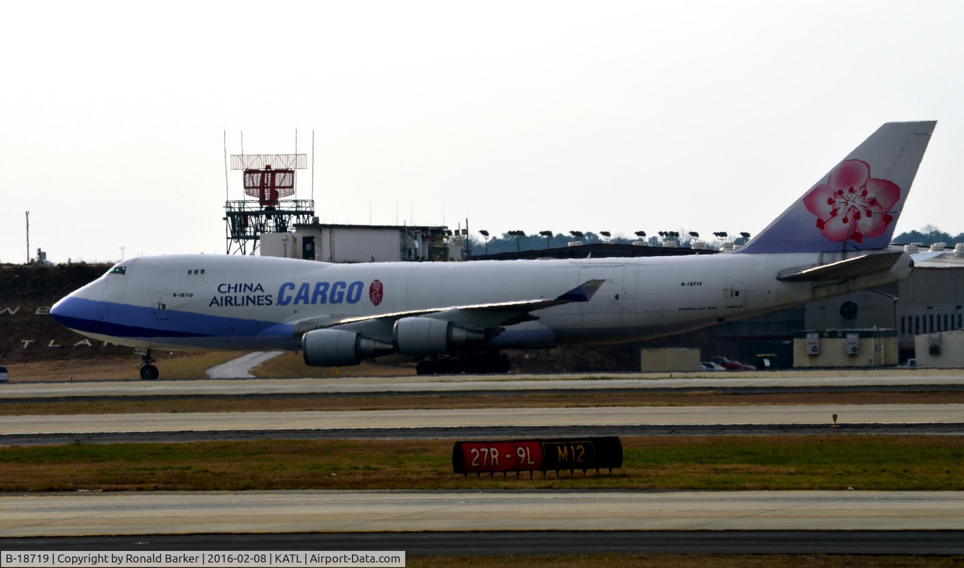 B-18719, 2005 Boeing 747-409F/SCD C/N 33739, Taxi Atlanta