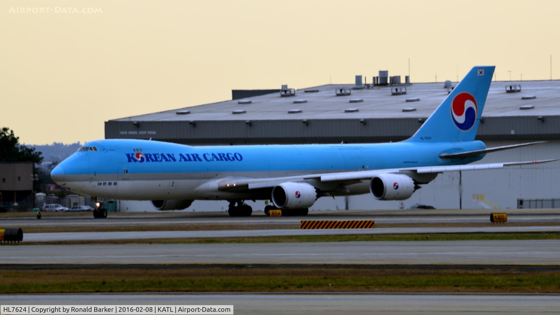 HL7624, 2013 Boeing 747-8B5F C/N 37656, Taxi Atlanta