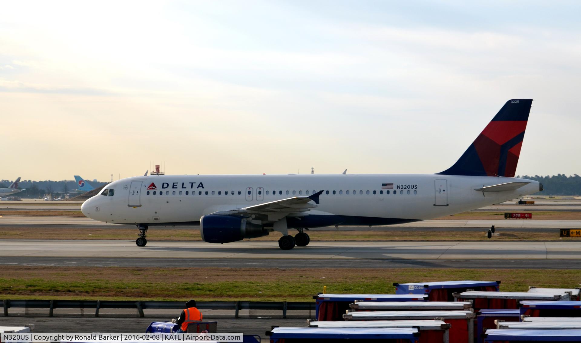 N320US, 1991 Airbus A320-211 C/N 213, Taxi Atlanta