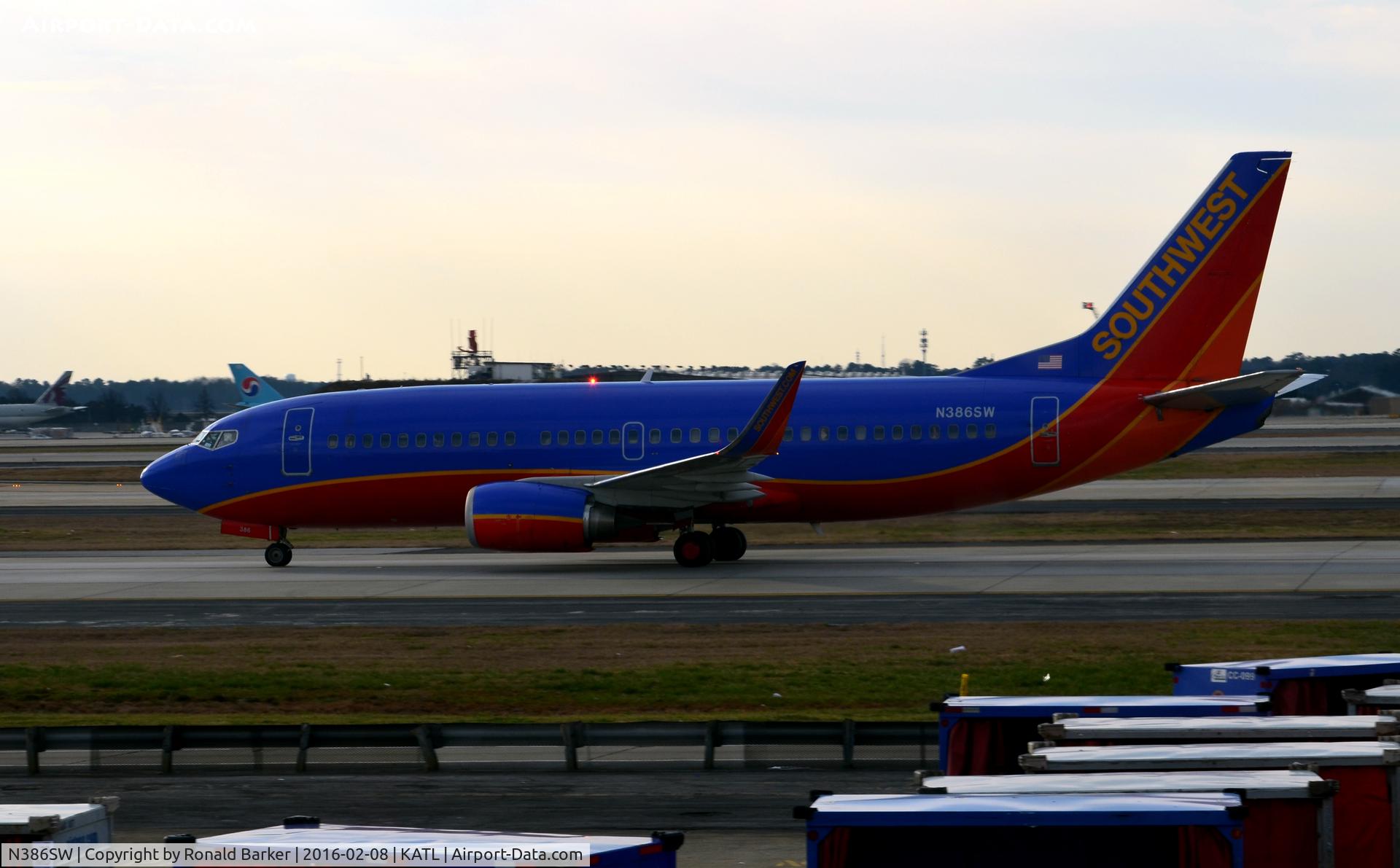 N386SW, 1994 Boeing 737-3H4 C/N 26601, Taxi Atlanta