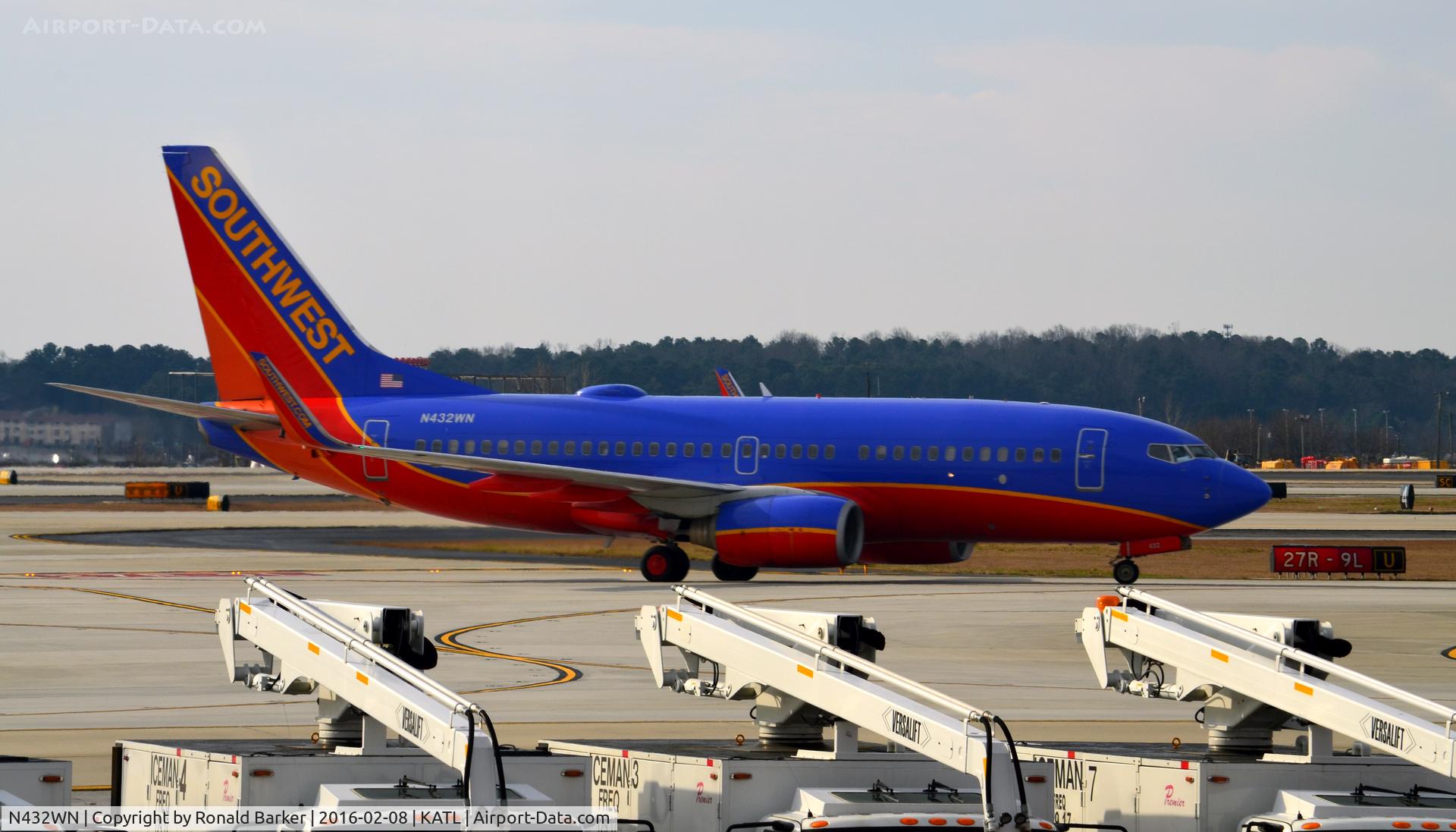 N432WN, 2003 Boeing 737-7H4 C/N 33715, Taxi Atlanta