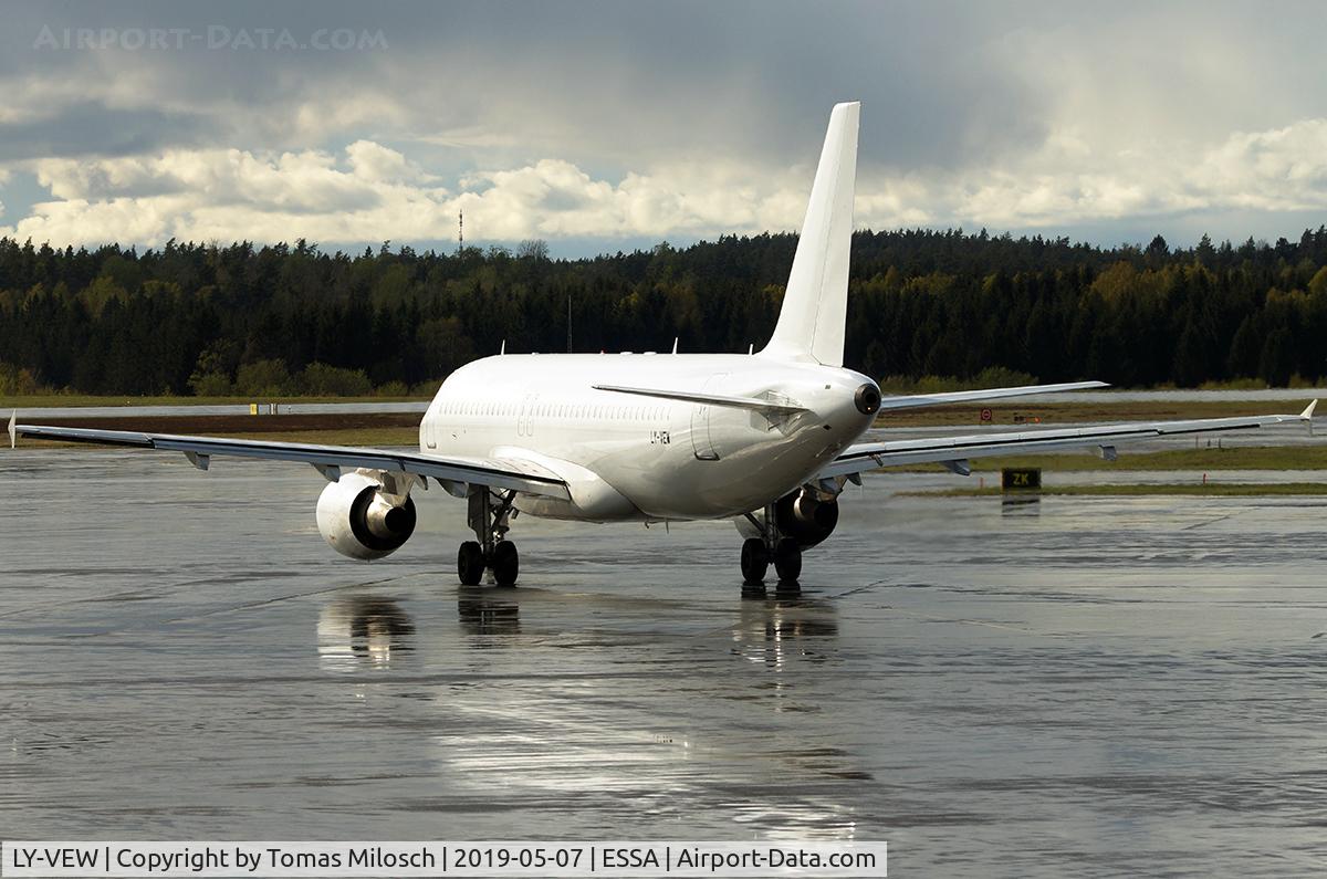 LY-VEW, 1999 Airbus A320-214 C/N 1005, 