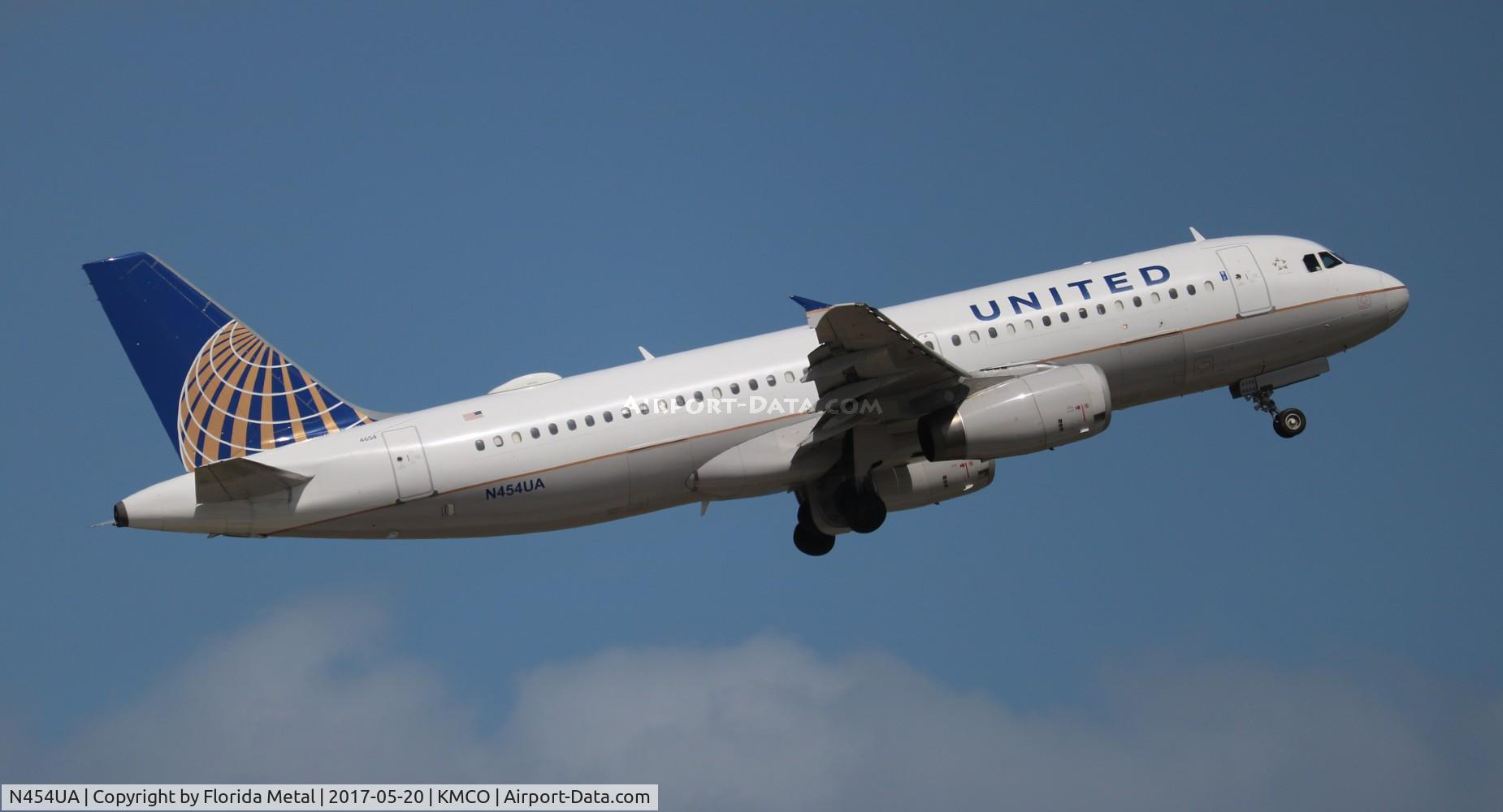 N454UA, 1999 Airbus A320-232 C/N 1104, MCO 2017