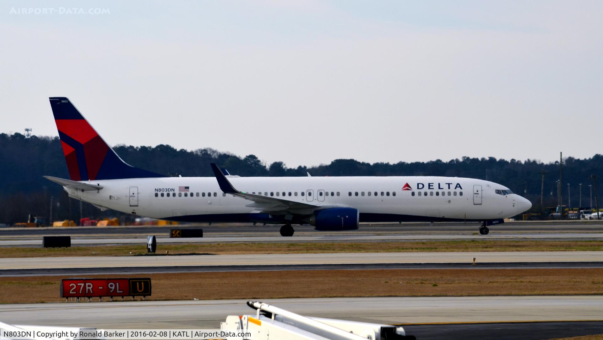 N803DN, 2013 Boeing 737-932/ER C/N 31919, Taxi Atlanta