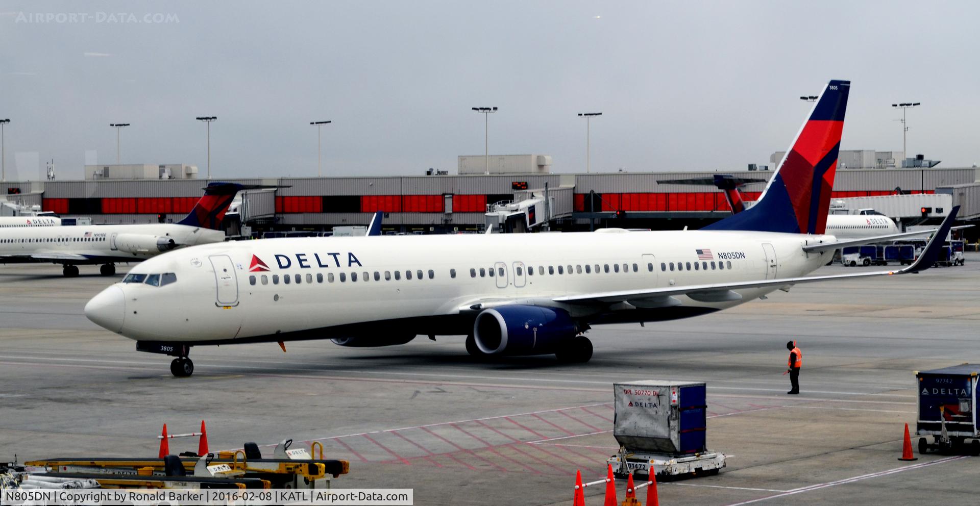 N805DN, 2013 Boeing 737-932/ER C/N 31913, Taxi Atlanta