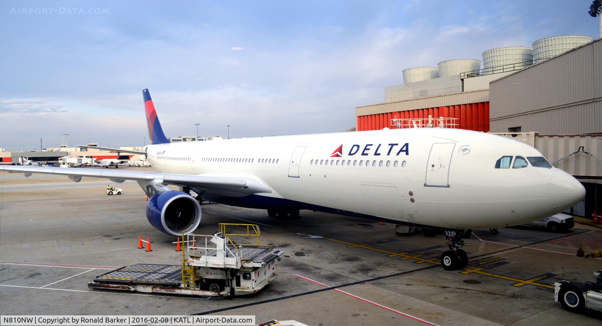 N810NW, 2005 Airbus A330-323 C/N 0674, At the Gate Atlanta